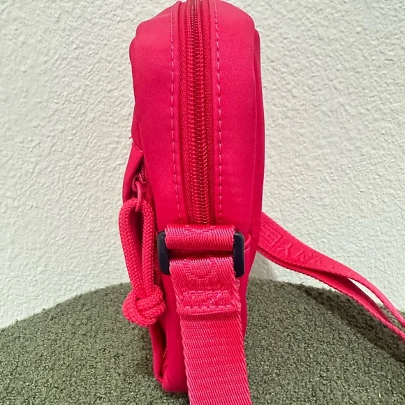 Tommy Hilfiger Vibrant Pink Crossbody Bag - Picture 5 of 13
